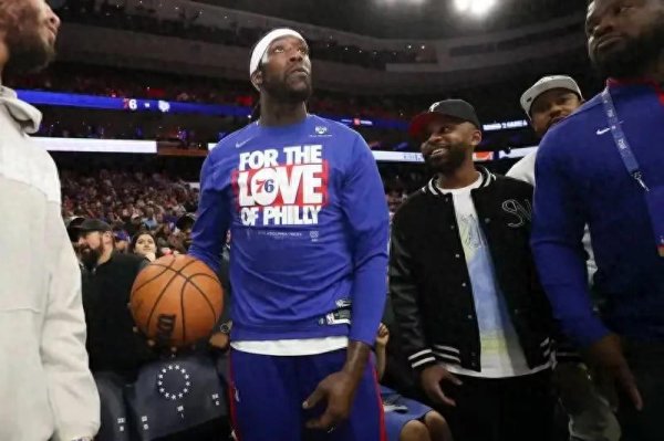 Harrell: Lakers theo bản năng 